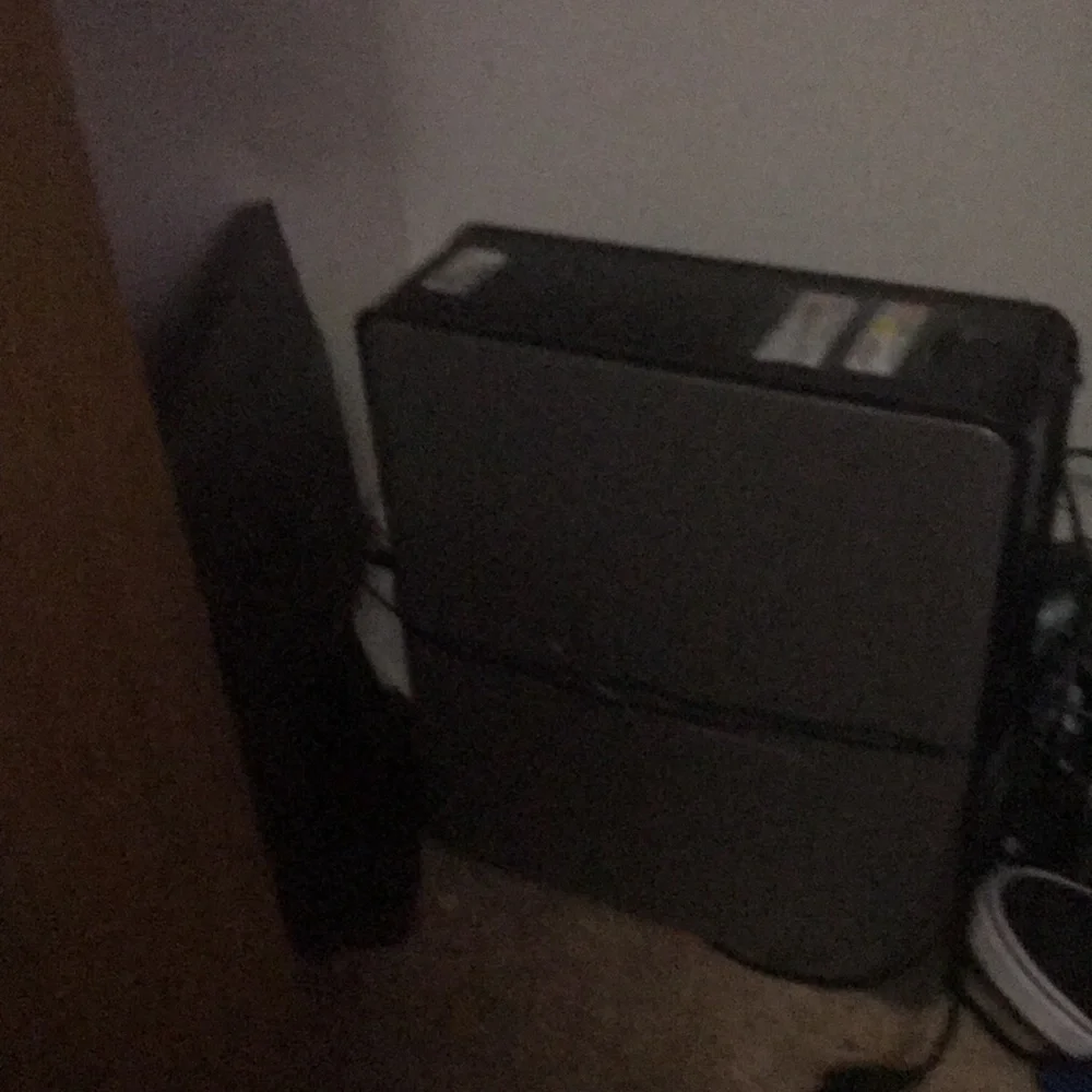 Dell Desktop is in working condition it’s size is 31.4 centimeters then is grey.